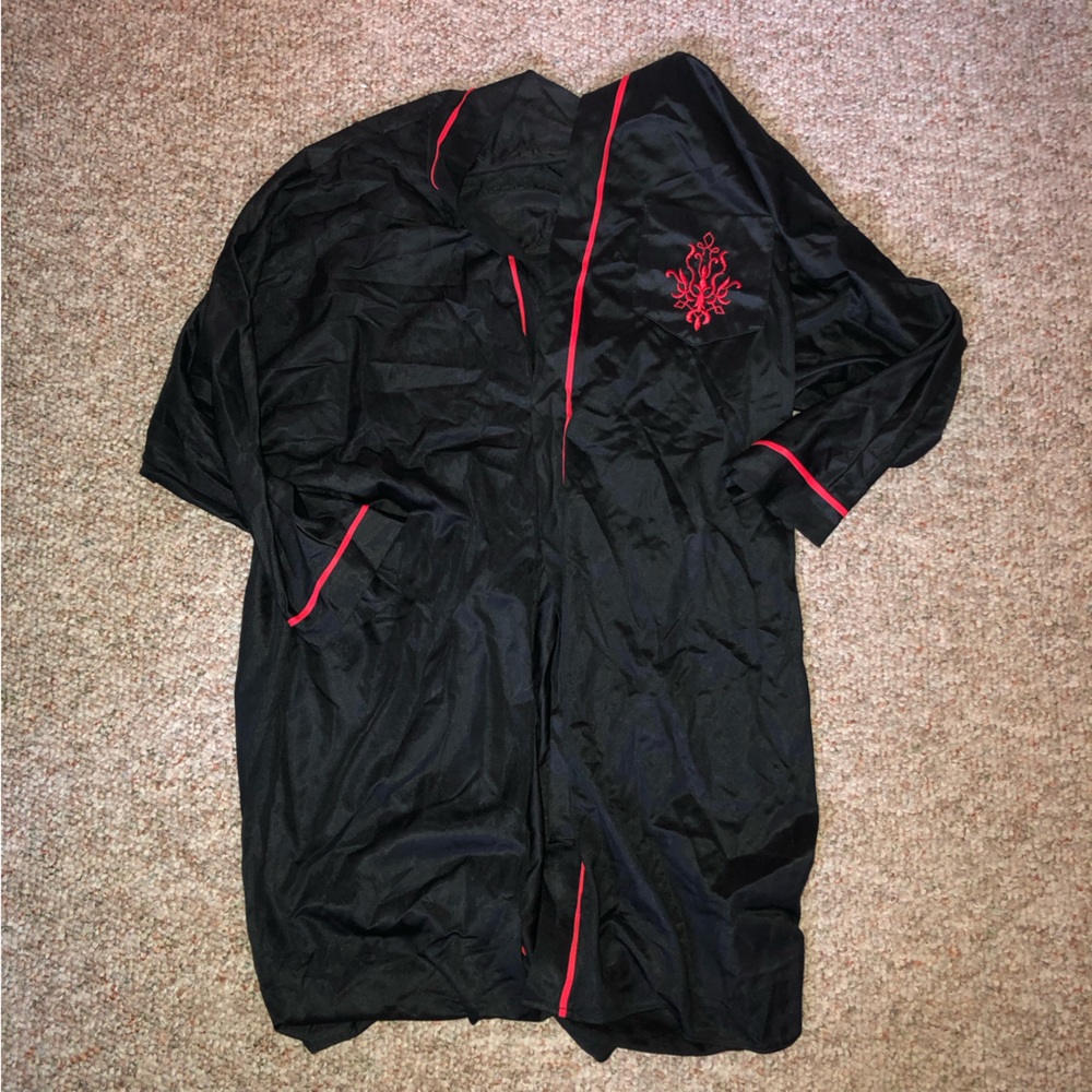 Lightweight Black & Red Robe Large